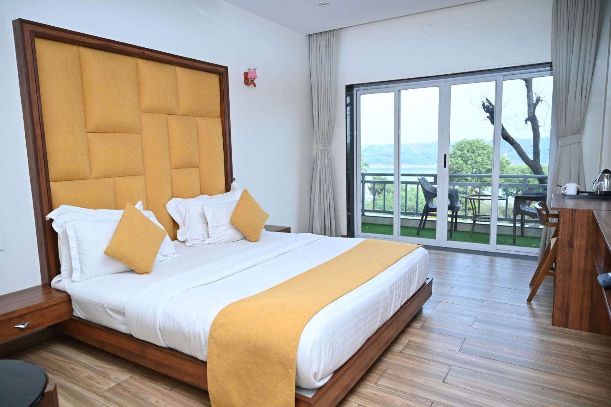 Krishna Riverside Resort Vasad Exterior foto