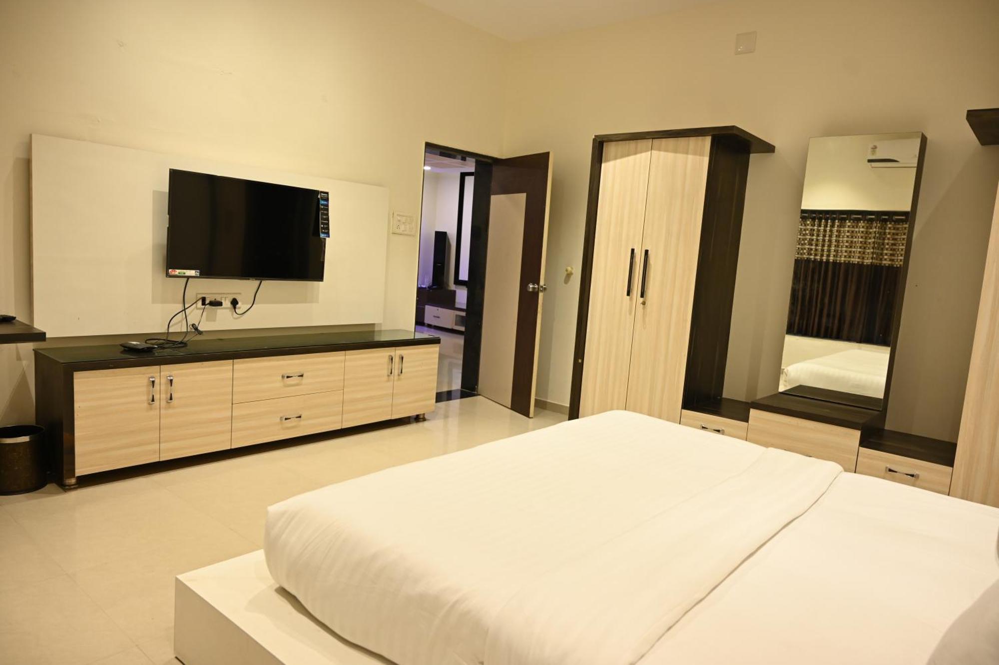 Krishna Riverside Resort Vasad Exterior foto
